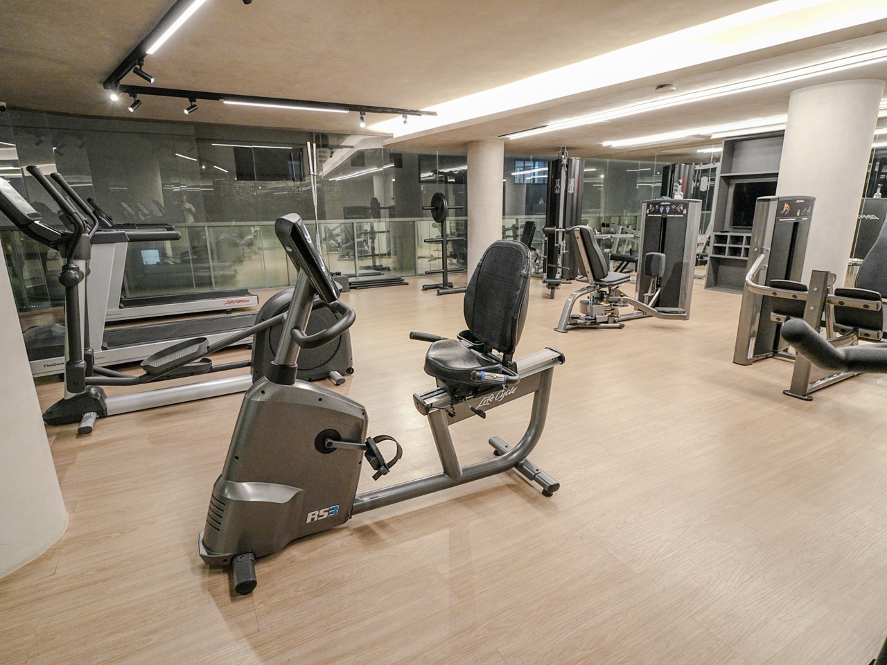 Flat Setai Yacht - Academia